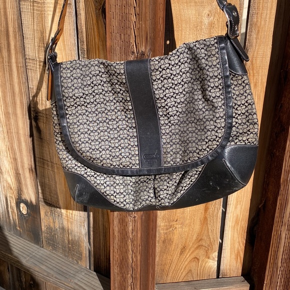 Coach signature hobo Satchel work bag - damage!  Flawed, but still great! - Picture 2 of 12